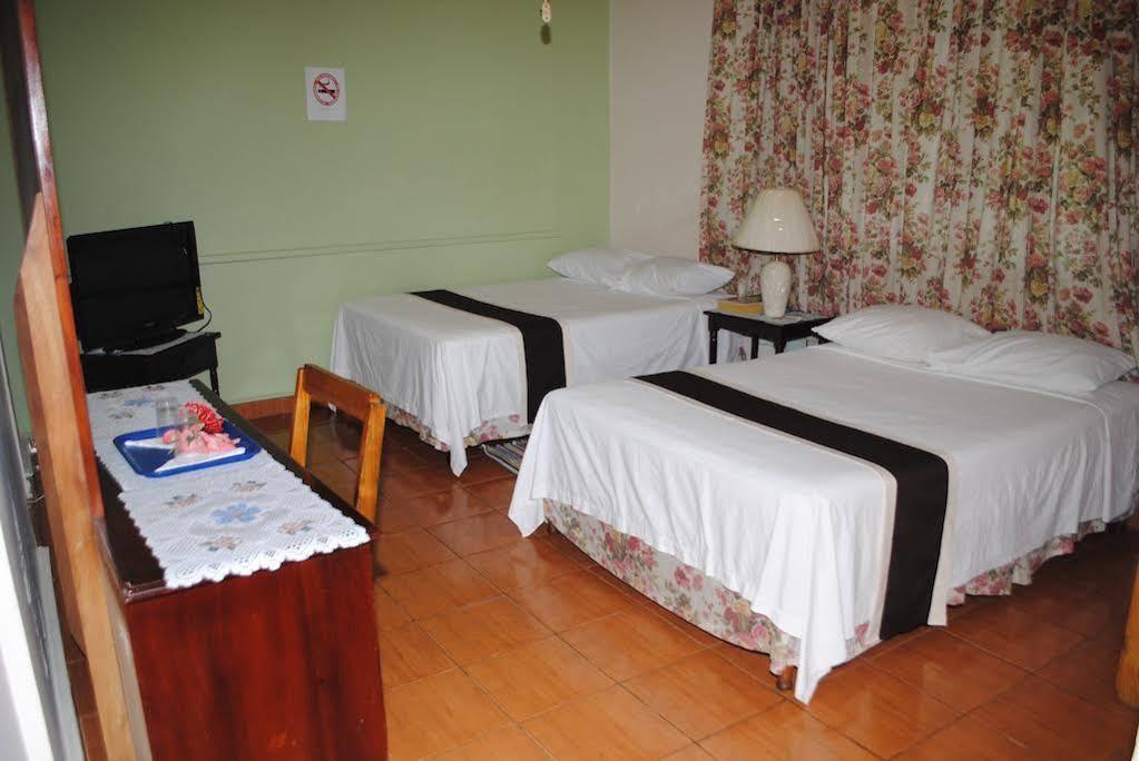 Palm Bay Guest House & Restaurant Montego Bay Zewnętrze zdjęcie