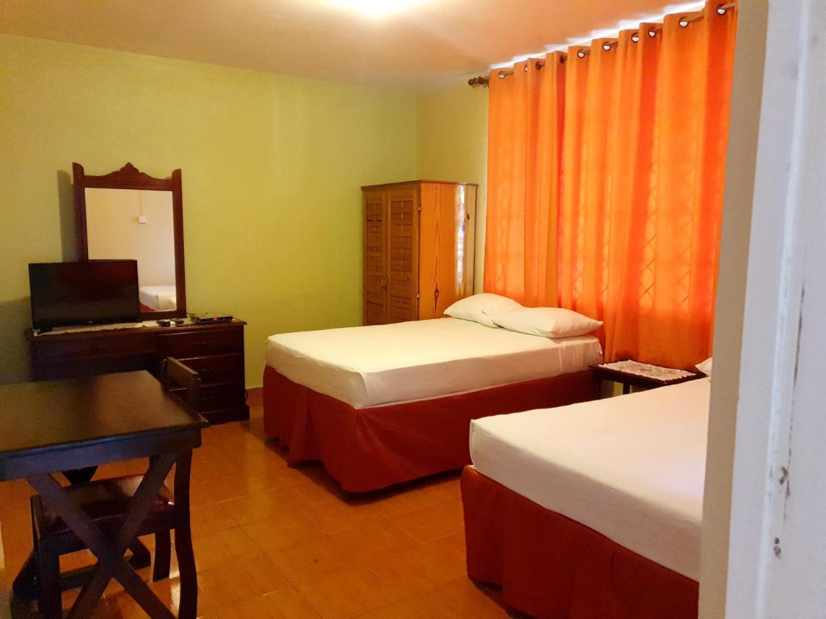Palm Bay Guest House & Restaurant Montego Bay Zewnętrze zdjęcie