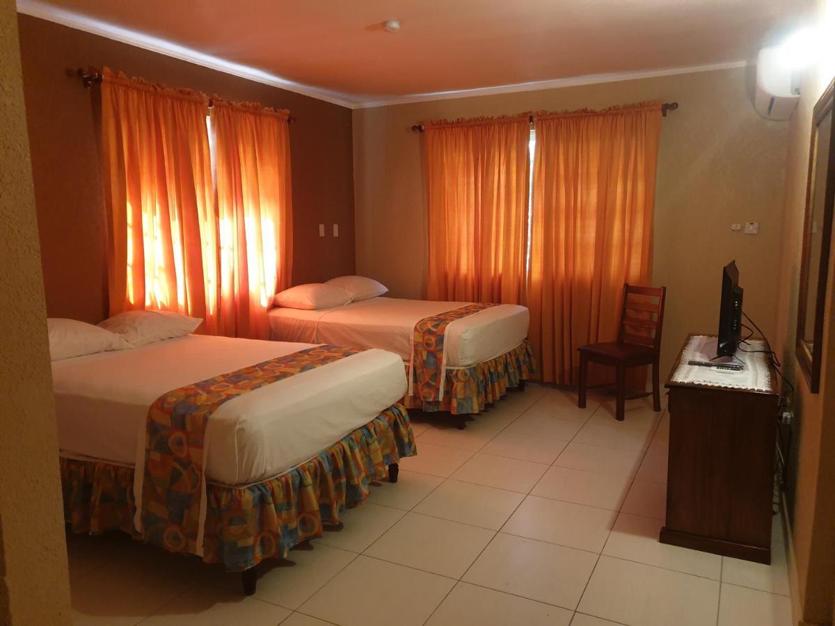 Palm Bay Guest House & Restaurant Montego Bay Zewnętrze zdjęcie
