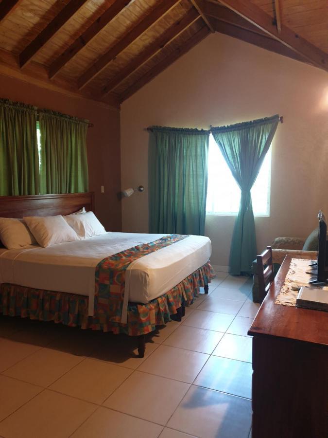 Palm Bay Guest House & Restaurant Montego Bay Zewnętrze zdjęcie