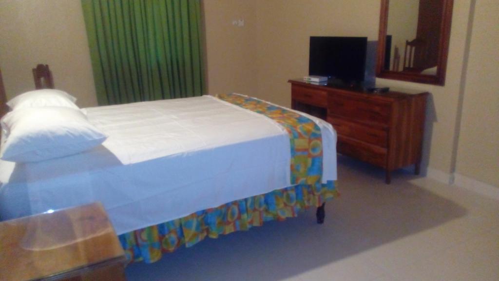 Palm Bay Guest House & Restaurant Montego Bay Zewnętrze zdjęcie
